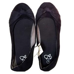 NWT Bobbie Brooks Flats